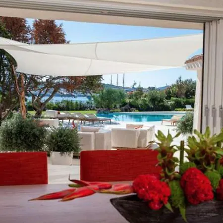 Hellena Private Pool Villa *